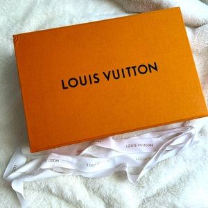 Louis Vuitton Box with Ribbon🧡